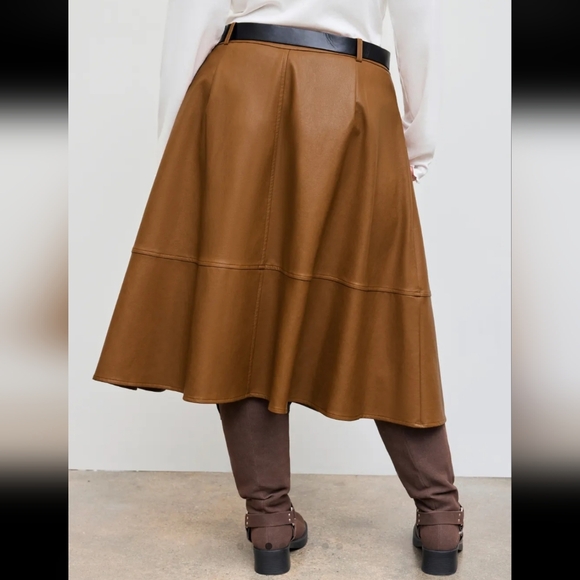 🍎 Faux Leather Mid Rise Solid Midi Skirt Without Belt Plus 2X EUC - Picture 2 of 6